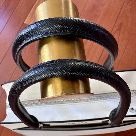 Kate Spade Madison in Saffiano Leather. Colorblock Design. Great condition! - Picture 10 of 11